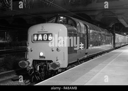 Classe 55 Deltic, 9009 Alycidon, a Peterborough stazione con il talismano railtour Foto Stock