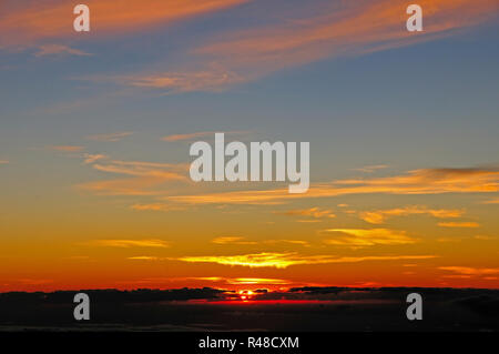 Questo tramonto è preso dalla cima del Mauna Kea Foto Stock