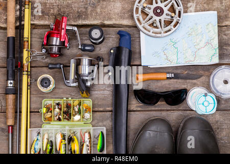 La pesca affronta per viaggio su tavole di legno Foto Stock