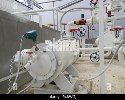 La pompa per il pompaggio di prodotti caldi di raffinazione del petrolio Foto Stock