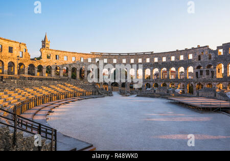 Antico Anfiteatro romano di Pola, Croazia Foto Stock