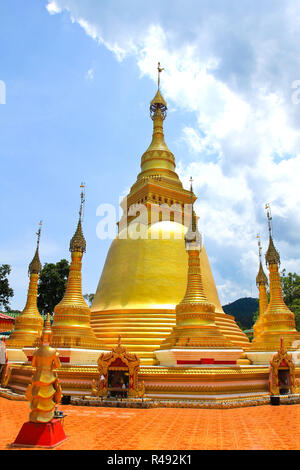 Wat Wareebanpot tempio, Ranong, Thailandia. Foto Stock