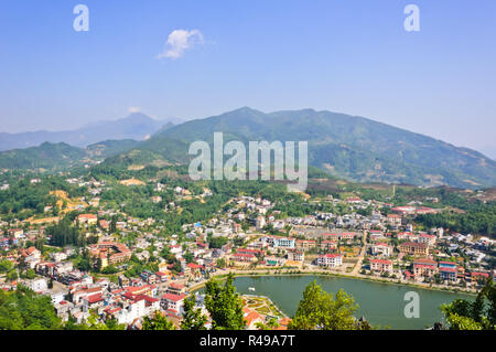 Sapa lago e vista sulla città da Ham Rong mountain Foto Stock