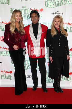 HOLLYWOOD, CA - 25 novembre: Nancy O'Dell, Erik Estrada, Laura McKenzie, sulla 87th Hollywood annuale parata natalizia di Hollywood Blvd in Hollywood, la California il 25 novembre 2018, Credit: Faye Sadou/MediaPunch Foto Stock