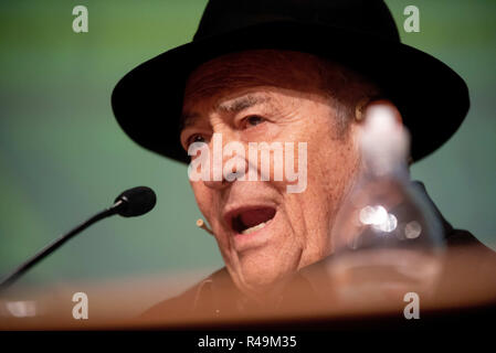 File di foto. L'Italia. Torino, Italia. Il 12 maggio 2018. Il regista italiano Bernardo Bertolucci muore di età compresa tra i 77, Italia. Credito: LaPresse/Alamy Live News Foto Stock