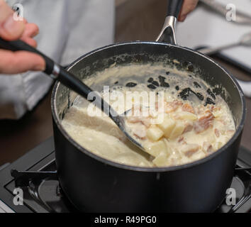 Cullen, murene, Scotland, Regno Unito. 25 Nov, 2018. Questo è da Cullen Skink competizioni mondiali tenutosi presso il Cullen Bay Hotel, Cullen, murene, Scozia domenica 25 novembre 2018. Fotografato dal credito: JASPERIMAGE/Alamy Live News Foto Stock