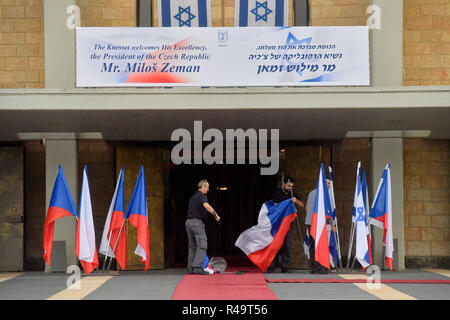 Jeruzalem, Israele. 26 Nov, 2018. La Knesset, unicamerale il legislatore nazionale di Israele si prepara per la visita della Repubblica ceca del Presidente Zeman, il 26 novembre 2018, a Gerusalemme, Israele. Credito: Vit Simanek/CTK foto/Alamy Live News Foto Stock