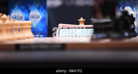 Il College di Londra, Regno Unito. 26 Nov, 2018. 2018 World Chess Championship, rotonda 12, Magnus Carlsen contro Fabiano Caruana; l'orologio è impostato e pronto Credit: Azione Plus sport/Alamy Live News Foto Stock