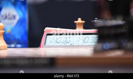 Il College di Londra, Regno Unito. 26 Nov, 2018. 2018 World Chess Championship, rotonda 12, Magnus Carlsen contro Fabiano Caruana; l'orologio è impostato e pronto Credit: Azione Plus sport/Alamy Live News Foto Stock