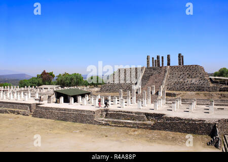 Famoso Toltec atlanti scolpiti - colonne sulla sommità piramide di Quetzalcoatl, Tula de Allende, Hidalgo State, Messico. Patrimonio mondiale dell UNESCO Foto Stock