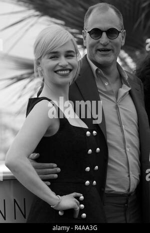 CANNES, Francia - 15 Maggio 2018: Emilia Clarke e Woody Harrelson al 'Solo: una Star Wars Storia' photocall al 7st Cannes Film Festival Foto Stock