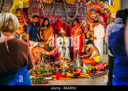 Il Tamil indù cerimonia di nozze in un tempio di Dortmund in Germania Foto Stock