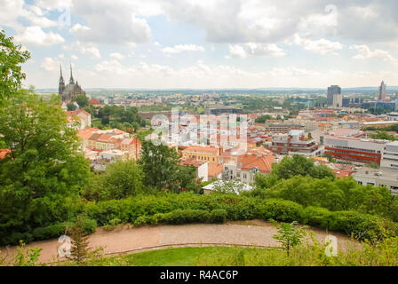 Paesaggio di Brno dalla collina del castello di Spilberk, Spielberg, Repubblica Ceca Foto Stock