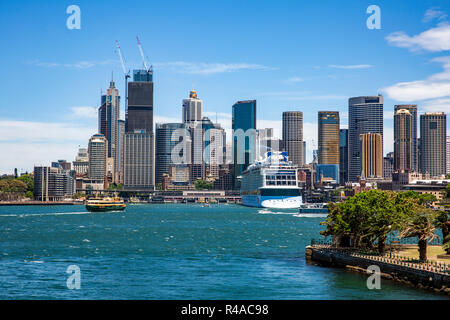 Vista di Sydney dello skyline della città e Circular Quay di Sydney, Nuovo Galles del Sud, Australia Foto Stock