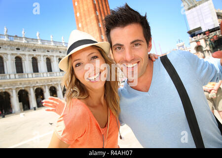 Ritratto di Allegro giovane a Venezia in Piazza San Marco Foto Stock