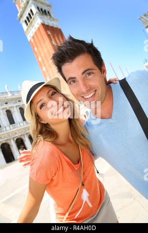 Ritratto di Allegro giovane a Venezia in Piazza San Marco Foto Stock