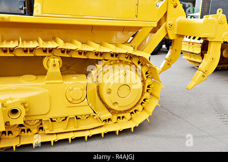 Bulldozer con ripper in esposizione Foto Stock