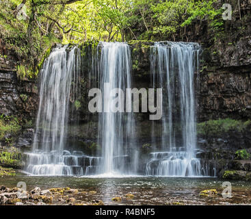 Sgwd yr eira cascata nel Brecon Beacons Galles del Sud Inghilterra REGNO UNITO Foto Stock