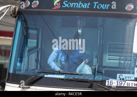 Licciana Nardi, Italia - 23 Novembre 2018: Scania 15 metro bus della società Sombattour. Via Bangkok e Chiangmai. Foto di road no.121 Chiangmai, thailandi Foto Stock