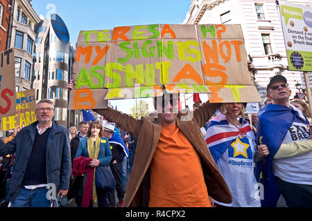 Voto popolare campagna marzo: centinaia di migliaia di persone partecipare a Londra Pro-UE Anti-Brexit Ott 2018 protesta Foto Stock