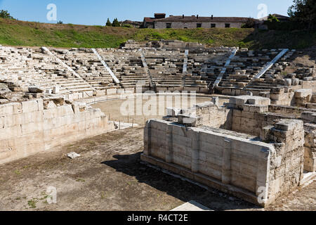 Vista del magnifico primo teatro antico di Larissa in Tessaglia, Grecia Foto Stock