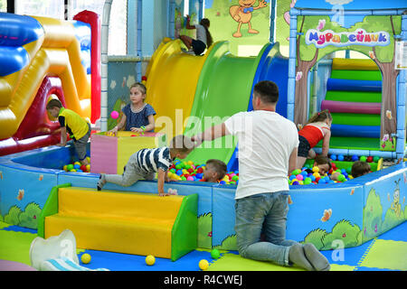 Sochi, Russia - 2 giugno. 2018. bambini giocare areain Sun City Mall Foto Stock
