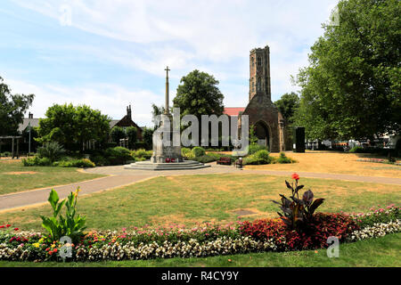 Estate; Greyfriars Tower un convento di frati francescani; Tower Gardens, Kings Lynn città; Norfolk; Inghilterra; Regno Unito Foto Stock