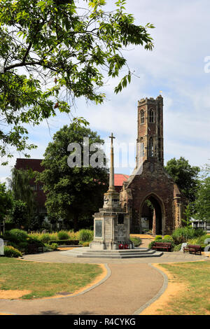 Estate; Greyfriars Tower un convento di frati francescani; Tower Gardens, Kings Lynn città; Norfolk; Inghilterra; Regno Unito Foto Stock