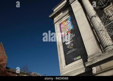 Nottingham, Nottinghamshire, Regno Unito: Ottobre 2018: Banner per celebrare la storia nero mese Foto Stock