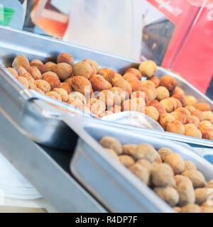 Fritte olive ascolane . Tipico piatto regionale Foto Stock