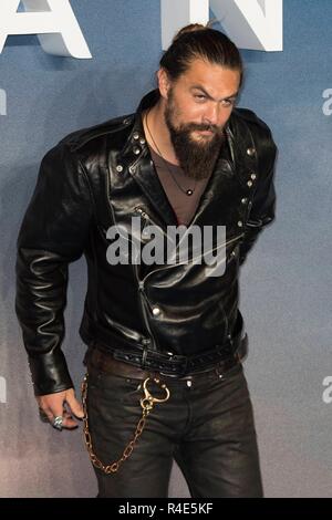 Londra, Regno Unito. 26 Nov 2018. Jason Momoa assiste AQUAMAN - Premiere mondiale. Londra, Regno Unito. 26/11/2018 | Utilizzo di credito in tutto il mondo: dpa picture alliance/Alamy Live News Foto Stock