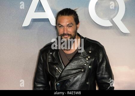 Londra, Regno Unito. 26 Nov 2018. Jason Momoa assiste AQUAMAN - Premiere mondiale. Londra, Regno Unito. 26/11/2018 | Utilizzo di credito in tutto il mondo: dpa picture alliance/Alamy Live News Foto Stock