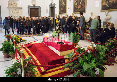 Foto LaPresse - Andrea Panegrossi 27/11/2018- Roma, Italia. CRONACA La camera ardente di Bernardo Bertolucci al Campidoglio Foto LaPresse - Andrea Panegrossi 27/10/2018- Roma, Italia la camera ardente di Bernardo Bertolucci in Campidoglio Foto Stock