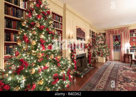 Decorazioni di Natale in biblioteca, parte del 2018 Casa Bianca decorazioni di Natale svelato alla Casa Bianca Novembre 26, 2018 a Washington, DC. Il decor è stato progettato da First Lady Melania Trump e a tema americano "tesori". Foto Stock