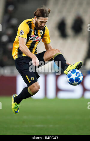 Atene, Grecia. 27 Novembre, 2018. Atene, Stadio Olimpico, AEK Atene FC - Ajax , calcio, Champions League, stagione 2018-2019, 27-11-2018, AEK Atene player Dmytro Chygrynskly sulla palla durante il gioco AEK Atene - Ajax . Credito: Pro scatti/Alamy Live News Foto Stock