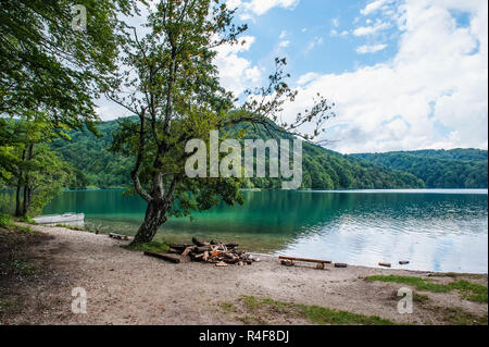 Numerose cascate di uno dei più straordinari laghi di Plitvice, Croazia. Una vera vergine e meraviglioso pezzo di natura. Foto Stock