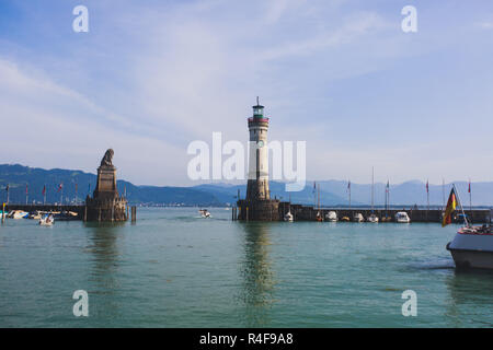 Strade di Lindau, è una città e un'isola sulla costa orientale lato tedesco del Lago di Costanza, Bodensee, Baviera, Germania Foto Stock