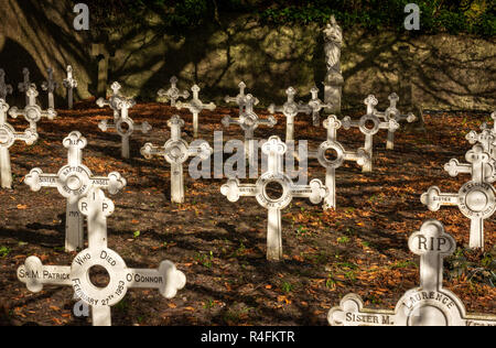 Diseart Centre of Irish Spirituality and Culture and the Sisters Graveyard in Dingle, County Kerry, Irlanda. Foto Stock