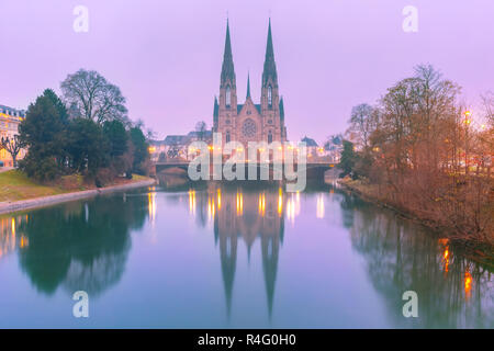 Mattina terrapieno a Strasburgo, in Alsace Foto Stock