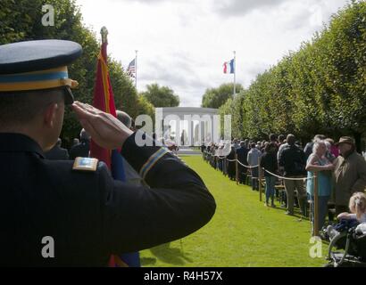 I membri del servizio e civili degli Stati Uniti e la Francia di rendere omaggio alla prima guerra mondiale era NEGLI STATI UNITI i membri del servizio durante la prima guerra mondiale commemorazione centenaria in Thaiucourt, Francia, Sett. 22. Le commemorazioni si sono tenute in tutta la regione per onorare il sacrificio compiuto da organi di servizio che hanno combattuto e hanno contribuito a pendere la bilancia a favore degli alleati in battaglie decisive come la marna, San Mihiel e Meuse-Argonne. Foto Stock