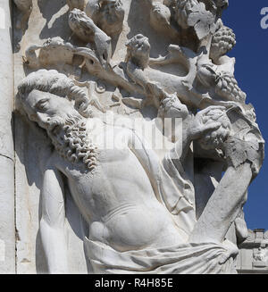 L'Italia. Venezia. Il Palazzo del Doge. Angolo. Il sollievo di drunken Noè. Xv secolo. Stile gotico veneziano. Dettaglio. Regione del Veneto. Foto Stock