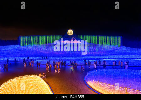 Nabana No Sato Illuminazione invernale 2018 - 2019. Scenario del Giappone tema. Conigli sulla luna e la principessa Kaguya. Attrazioni di Nagoya. Foto Stock