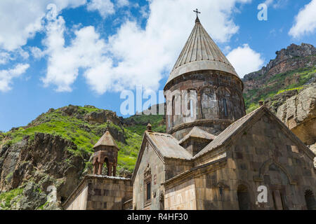 Monastero di Geghard, unica costruzione architettonica nella provincia di Kotayk dell'Armenia. Patrimonio Mondiale UNESCO Foto Stock