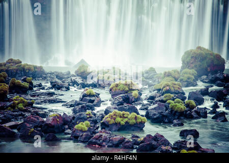 Iguassu Falls, la più grande serie di cascate del mondo, vista dal lato Brasiliano Foto Stock