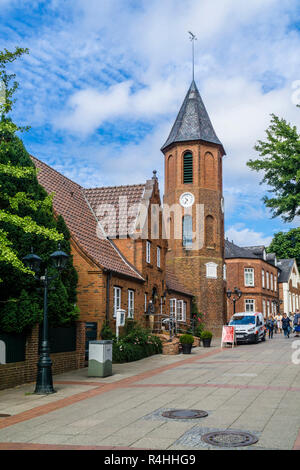 Nordfriesland, Campanile nella città vecchia di Wyk su fa, Glockenturm in der Altstadt von Wyk auf F Foto Stock