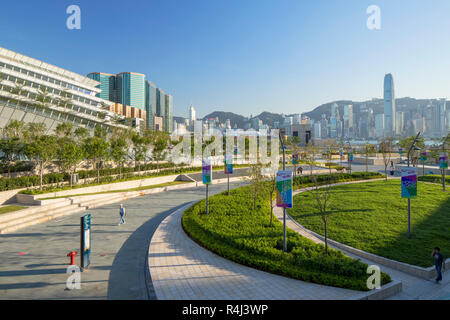 West Kowloon High Speed Rail Station e sullo skyline, Kowloon, Hong Kong Foto Stock
