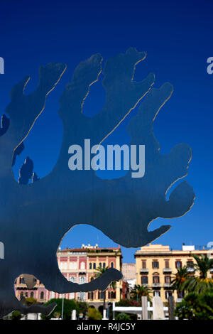 Scultura su Via Roma Cagliari Sardegna Foto Stock