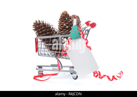 Fotografia del carrello in ferro con due coni, cartolina vuota, nastri Foto Stock