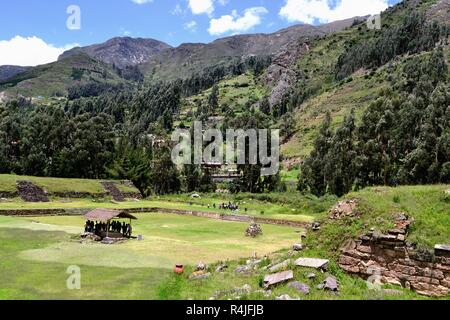 Square - sito archeologico a Chavín de Huantar. Dipartimento di Ancash.PERÙ Foto Stock