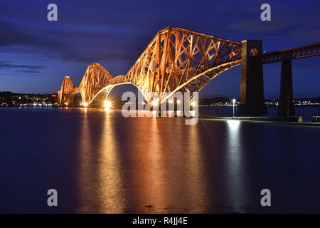 Forth Bridge di notte Foto Stock